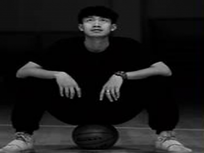 楊超宇：華中師范大學(xué)畢業(yè)，籃球國(guó)家運(yùn)動(dòng)健將 、國(guó)家籃球一級(jí)運(yùn)動(dòng)員 、廣州市優(yōu)秀金牌籃球教練員、 國(guó)家籃球二級(jí)裁判員