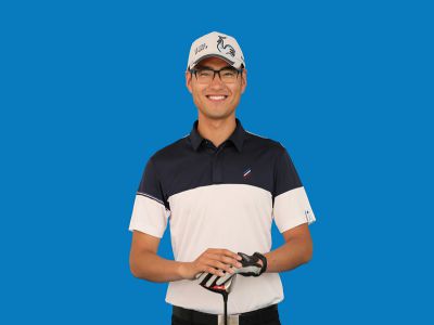 王闖：江漢大學(xué)高爾夫?qū)W院畢業(yè)，專業(yè)高爾夫教練，中國(guó)高爾夫協(xié)會(huì)認(rèn)證教練，美國(guó)TPI認(rèn)證教練，中國(guó)高爾夫協(xié)會(huì)《青少年運(yùn)動(dòng)技能等級(jí)標(biāo)準(zhǔn)》考評(píng)員