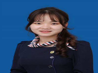 朱玉：信息技術(shù)，畢業(yè)于福建師范大學(xué)計(jì)算機(jī)科學(xué)與技術(shù)專業(yè)。曾擔(dān)任西山文武學(xué)校高中信息技術(shù)老師和福建師范大學(xué)第二附屬小學(xué)機(jī)器人老師，參與福建省“REL機(jī)器人工程挑戰(zhàn)賽”場地設(shè)計(jì)。