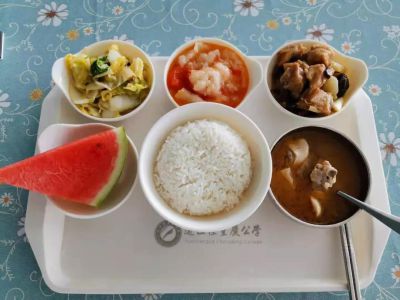 美好學校|湖畔餐廳，請你低調一點好么？